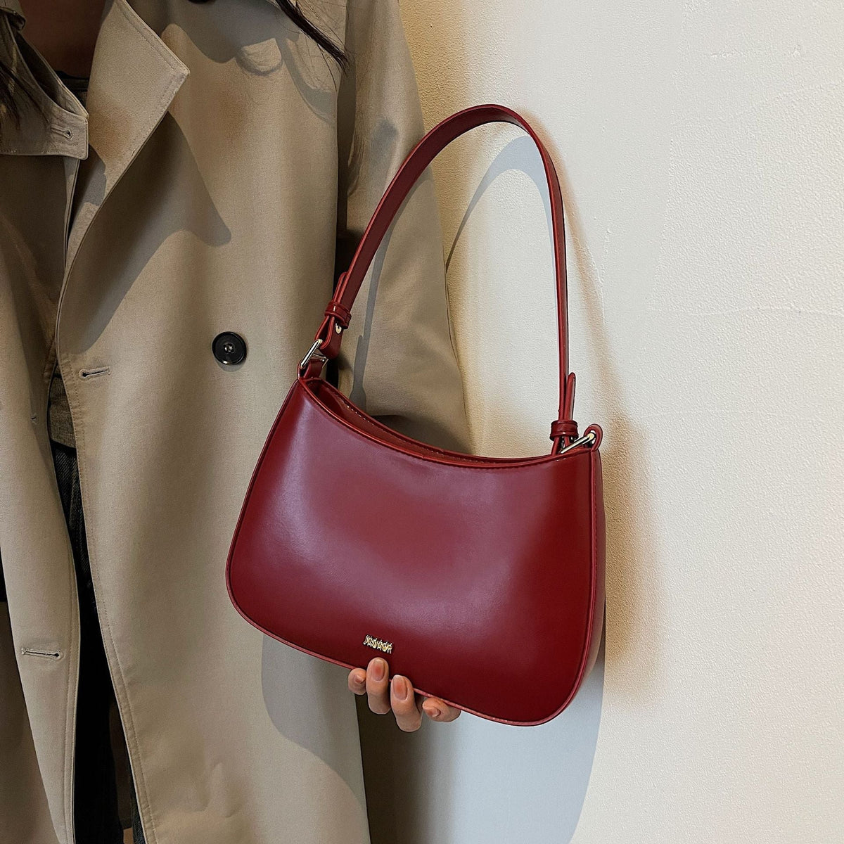 Women's Leather Shoulder Bag UK – Minimalist Adjustable Strap | The Odine | Huna